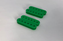 Load image into Gallery viewer, Humbucker Bobbin Set - Green
